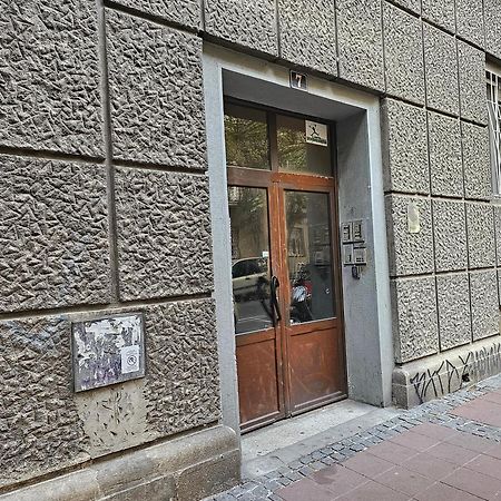 The Traveling Theater Hostel Belgrad Exterior foto